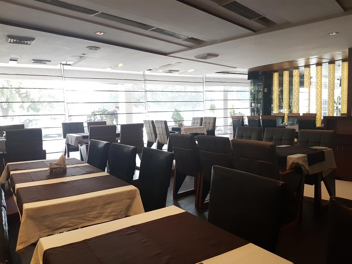 G.K.国际酒店 Chandīgarh 外观 照片
